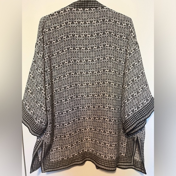 Max Studio Silky Cardigan Kimono Shawl Size Medium - Picture 2 of 2